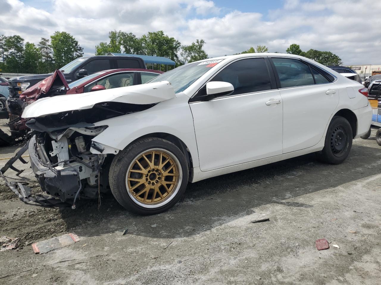 TOYOTA CAMRY LE