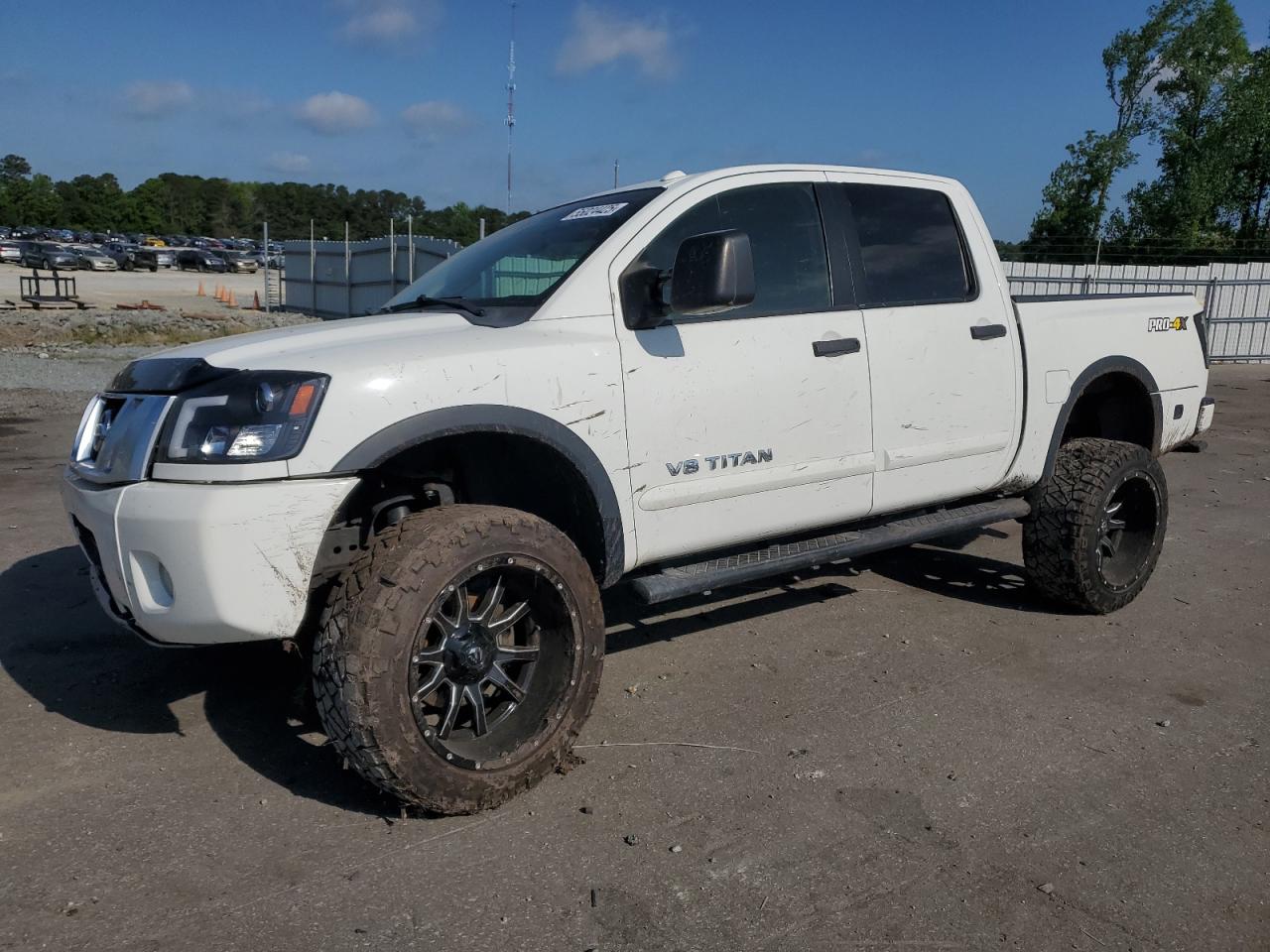 NISSAN TITAN S