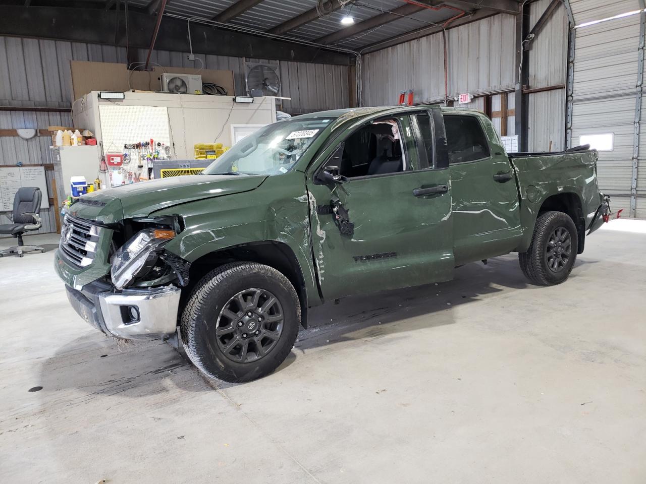TOYOTA TUNDRA CREWMAX SR5