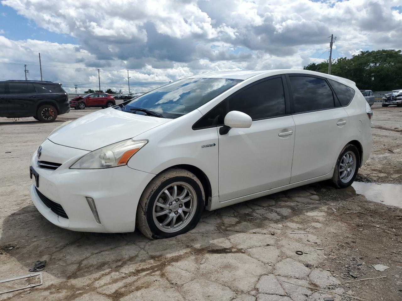 TOYOTA PRIUS V