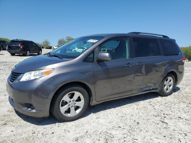 TOYOTA SIENNA LE