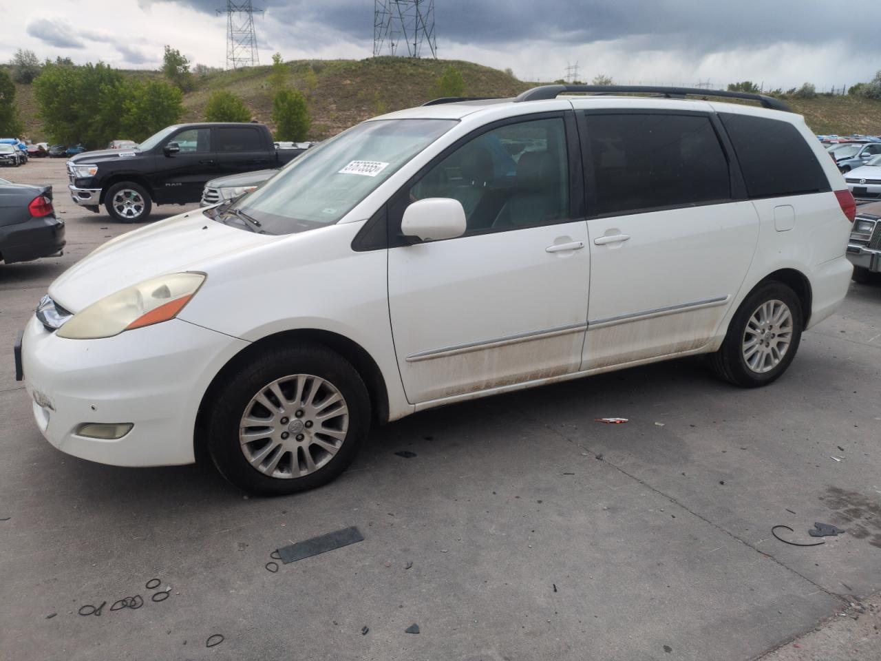 TOYOTA SIENNA XLE