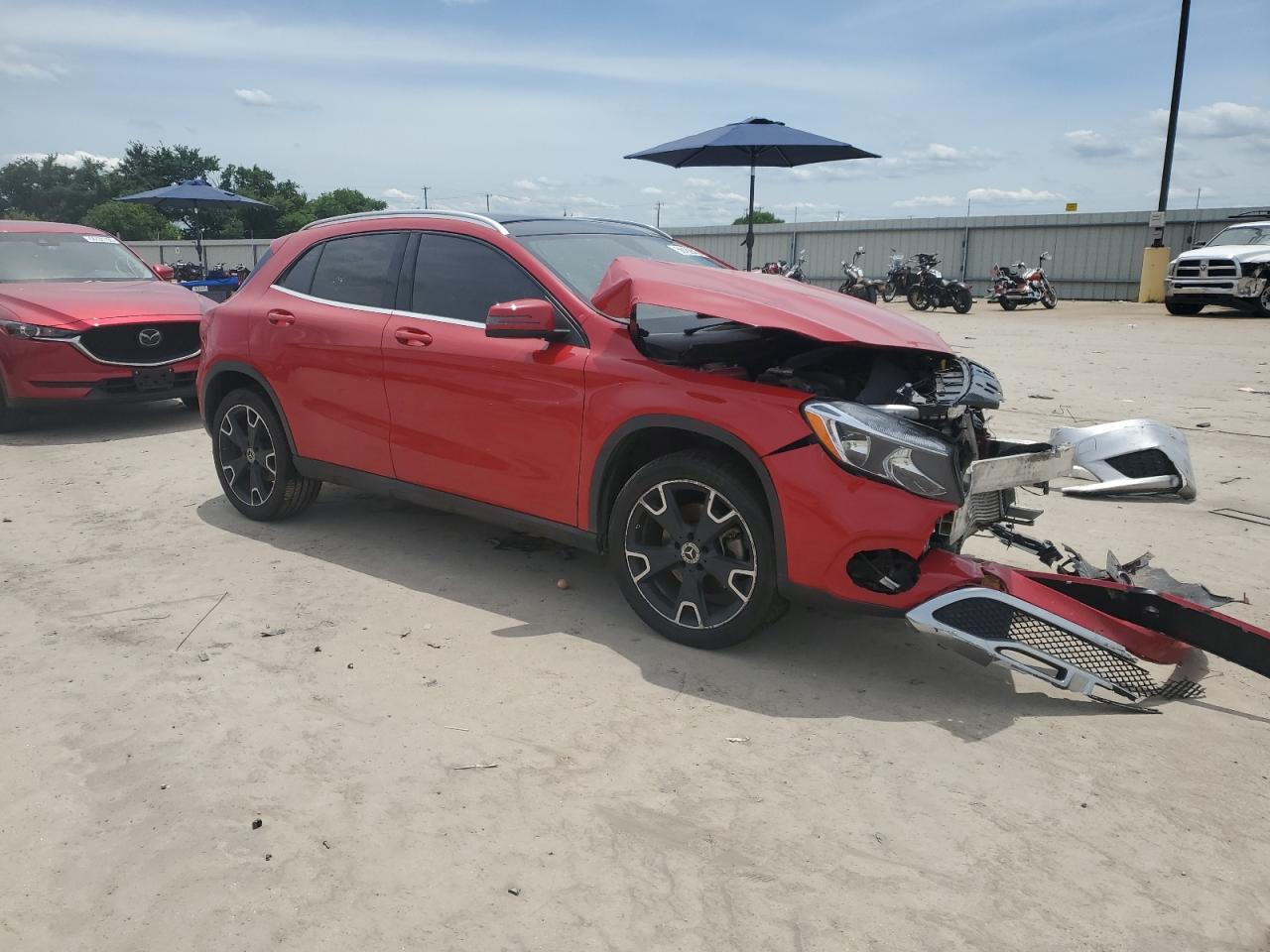 MERCEDES-BENZ GLA-CLASS 2019