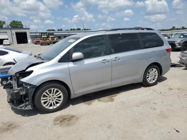 TOYOTA SIENNA XLE