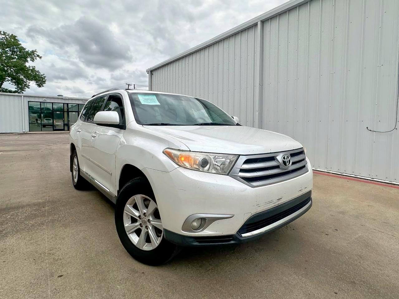TOYOTA HIGHLANDER BASE