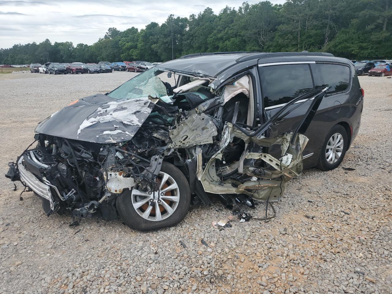 CHRYSLER PACIFICA TOURING L