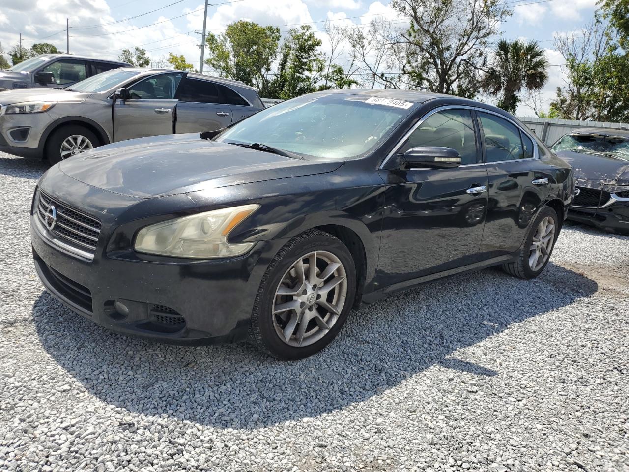 NISSAN MAXIMA S