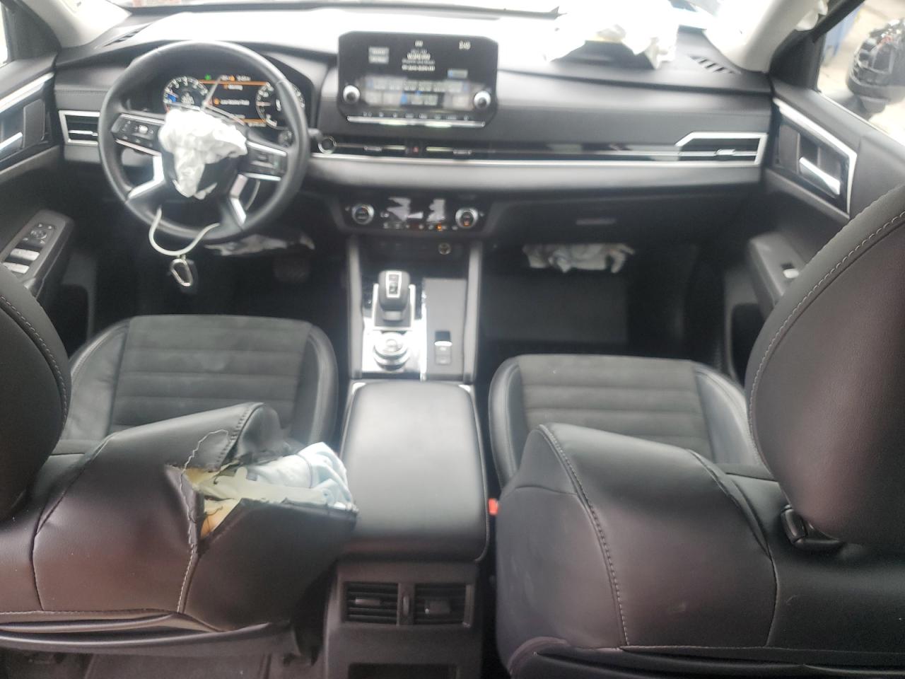 MITSUBISHI OUTLANDER SE