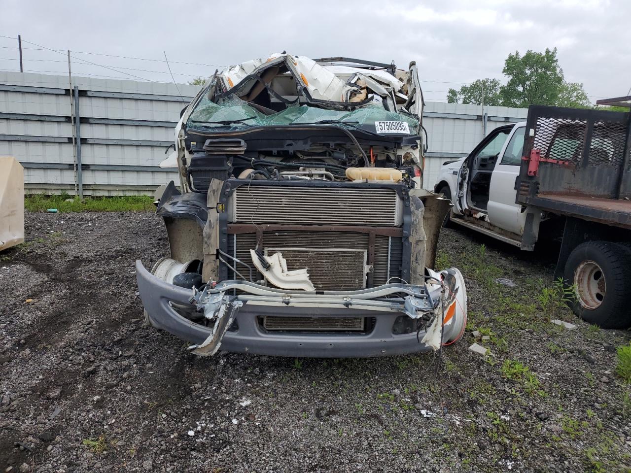 Lot #3229663256 2017 INTERNATIONAL 4000 4400