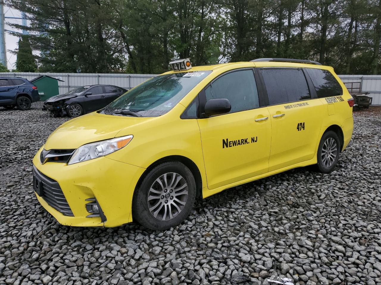 TOYOTA SIENNA XLE