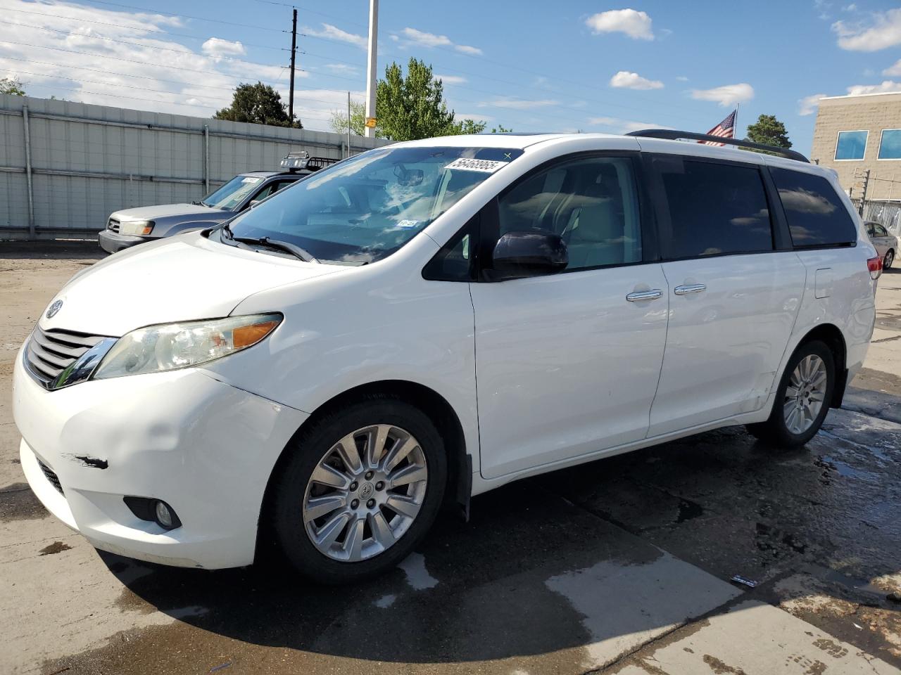 TOYOTA SIENNA XLE