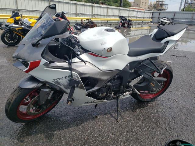 KAWASAKI ZX636 K 2025 white  gas JKBZXJK16SA007648 photo #4