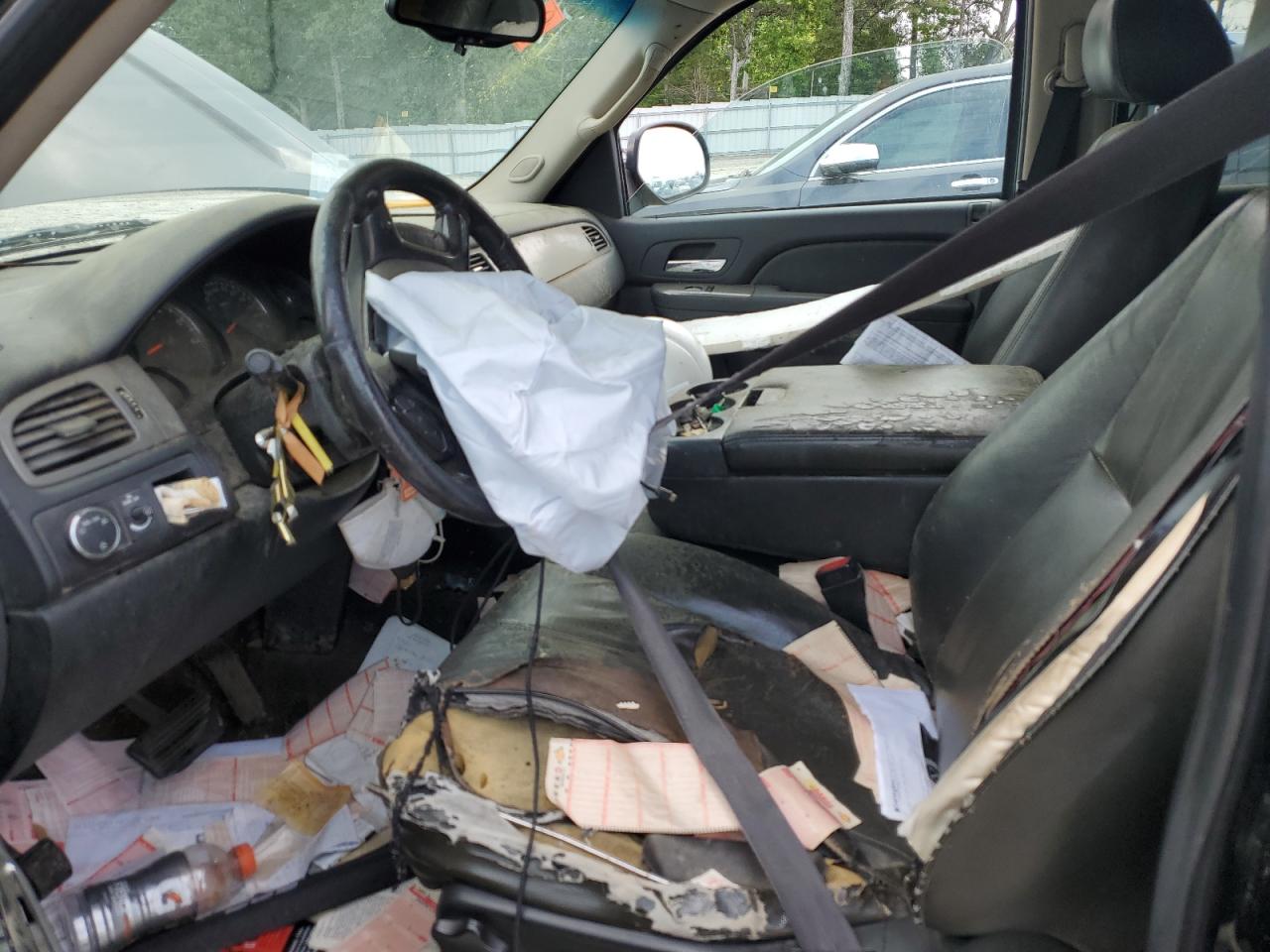 CHEVROLET TAHOE C1500 LS