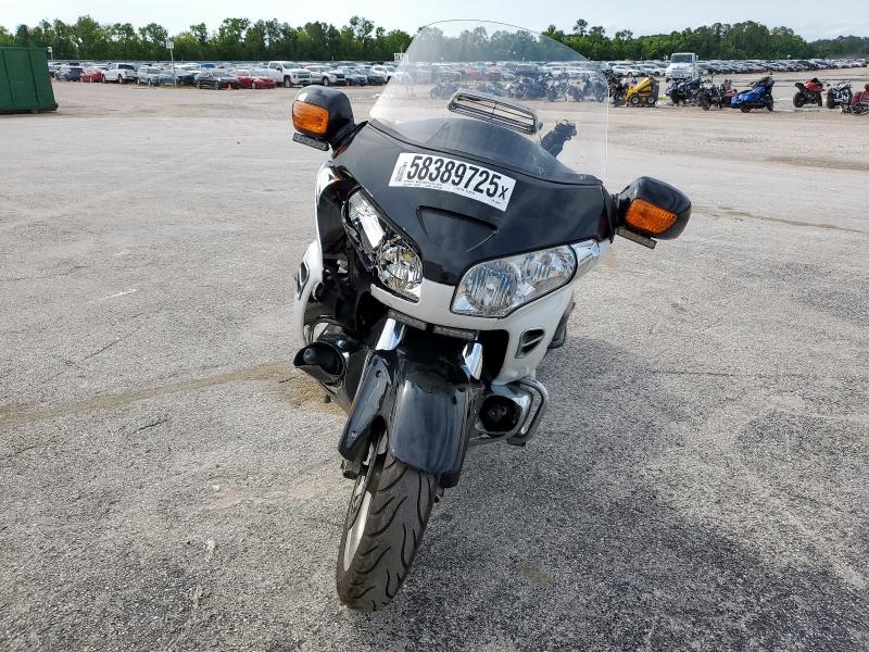 HONDA GL1800 2006 white  gas 1HFSC47H56A503860 photo #3