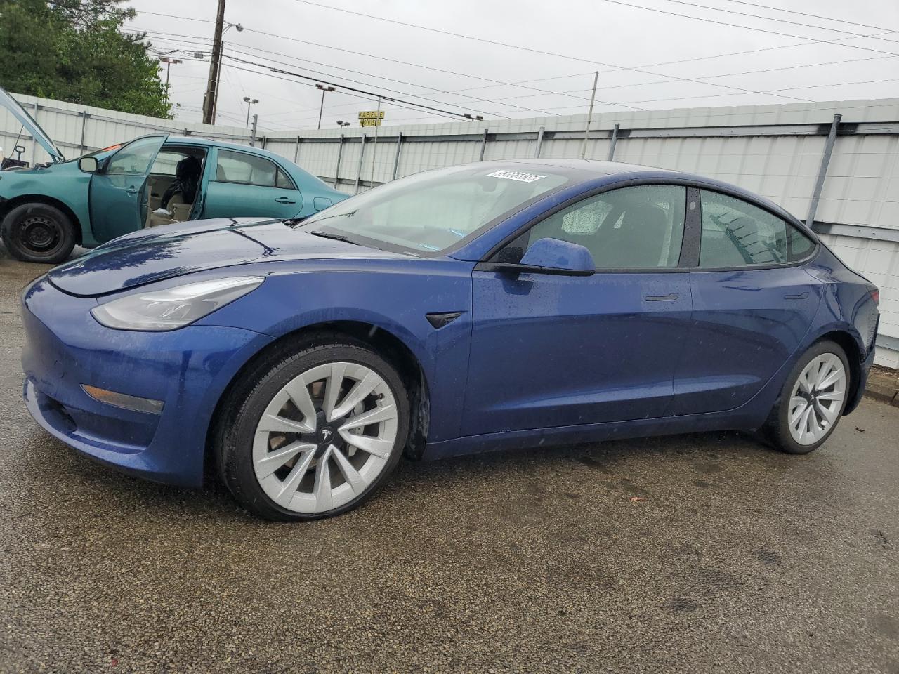 TESLA MODEL 3