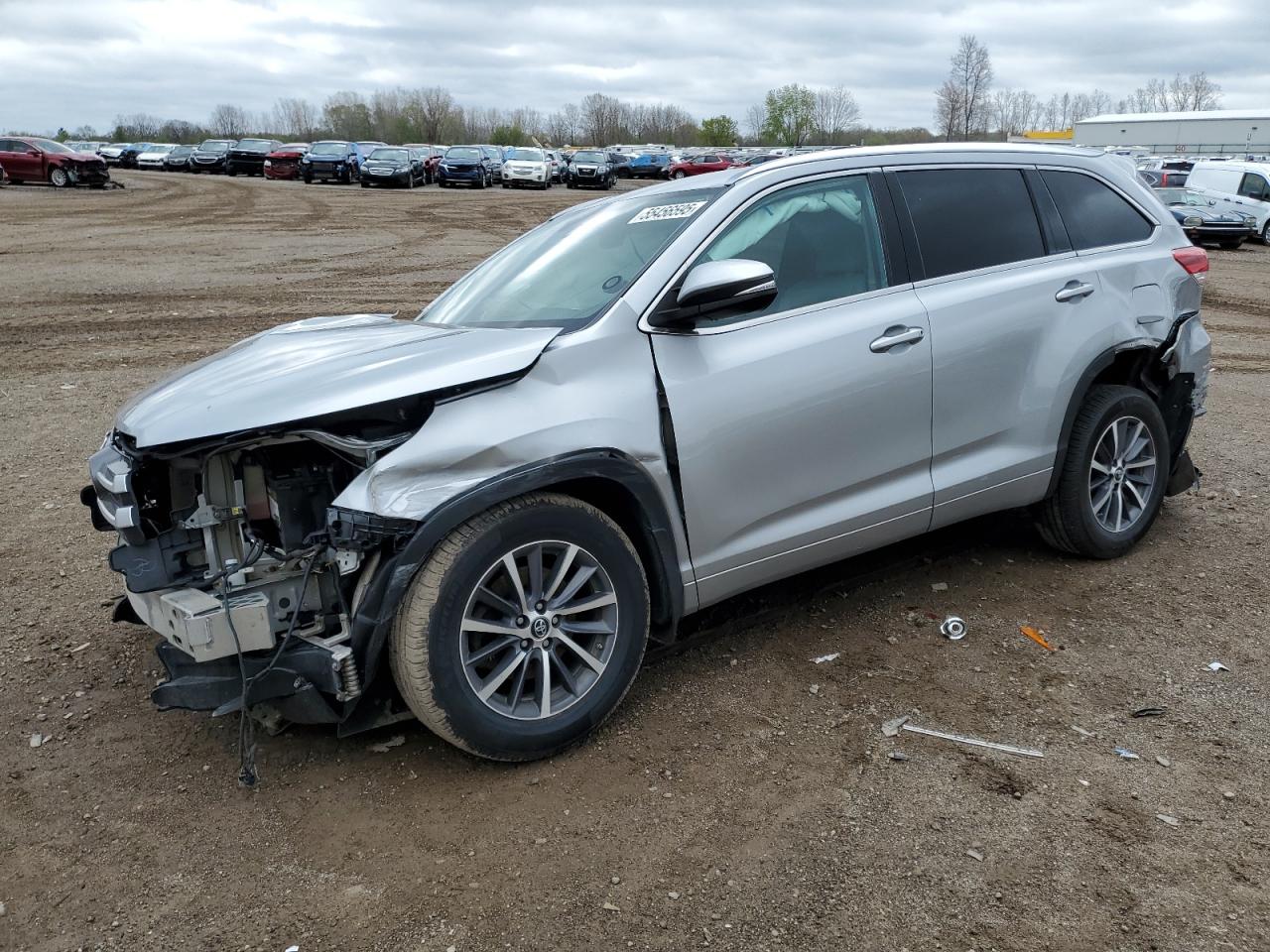 TOYOTA HIGHLANDER SE