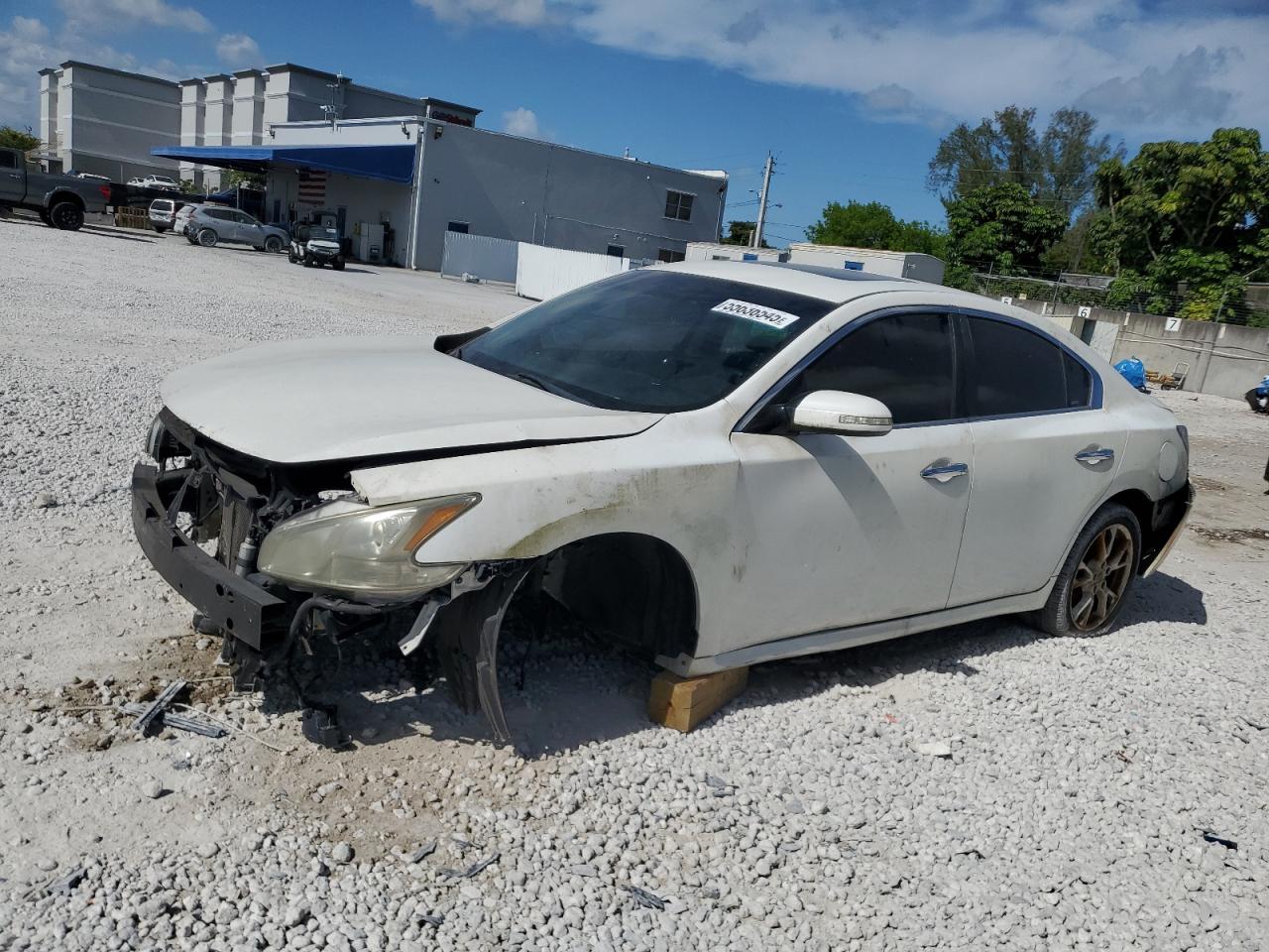 NISSAN MAXIMA S