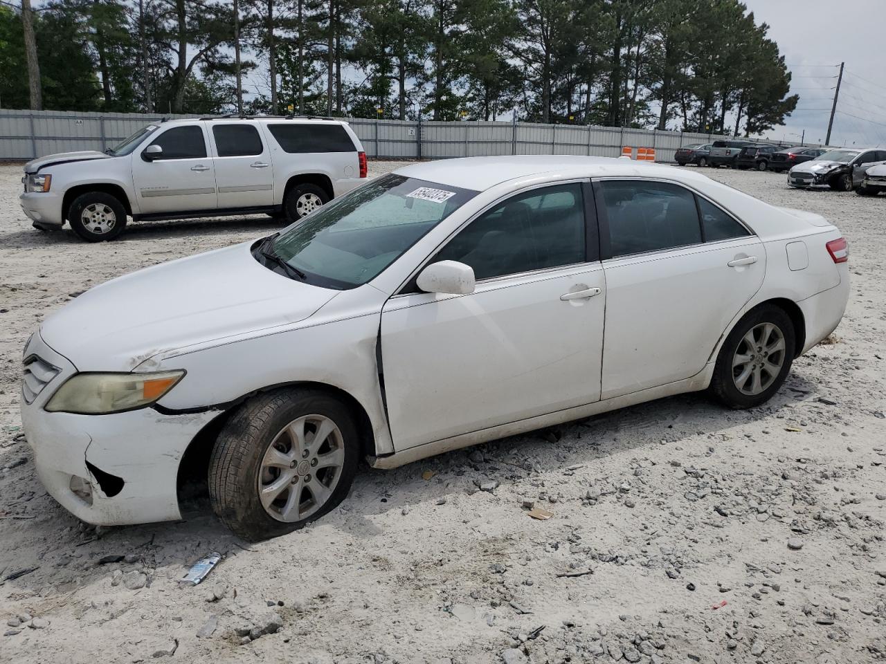 TOYOTA CAMRY BASE