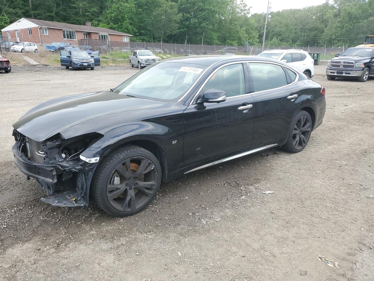 INFINITI Q70 3.7