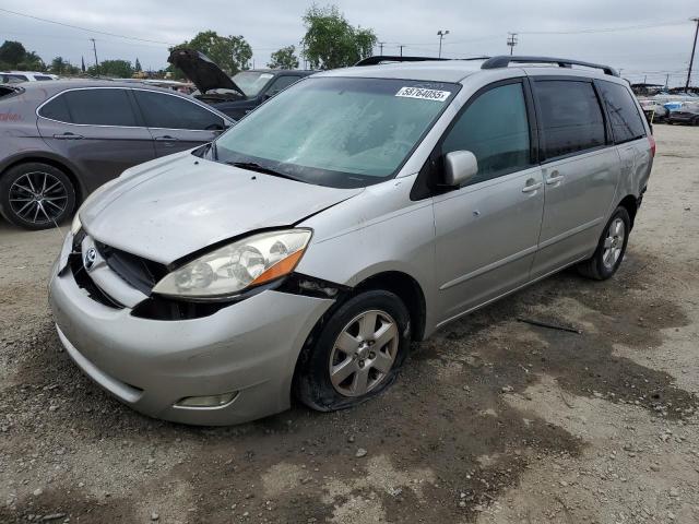 TOYOTA SIENNA XLE