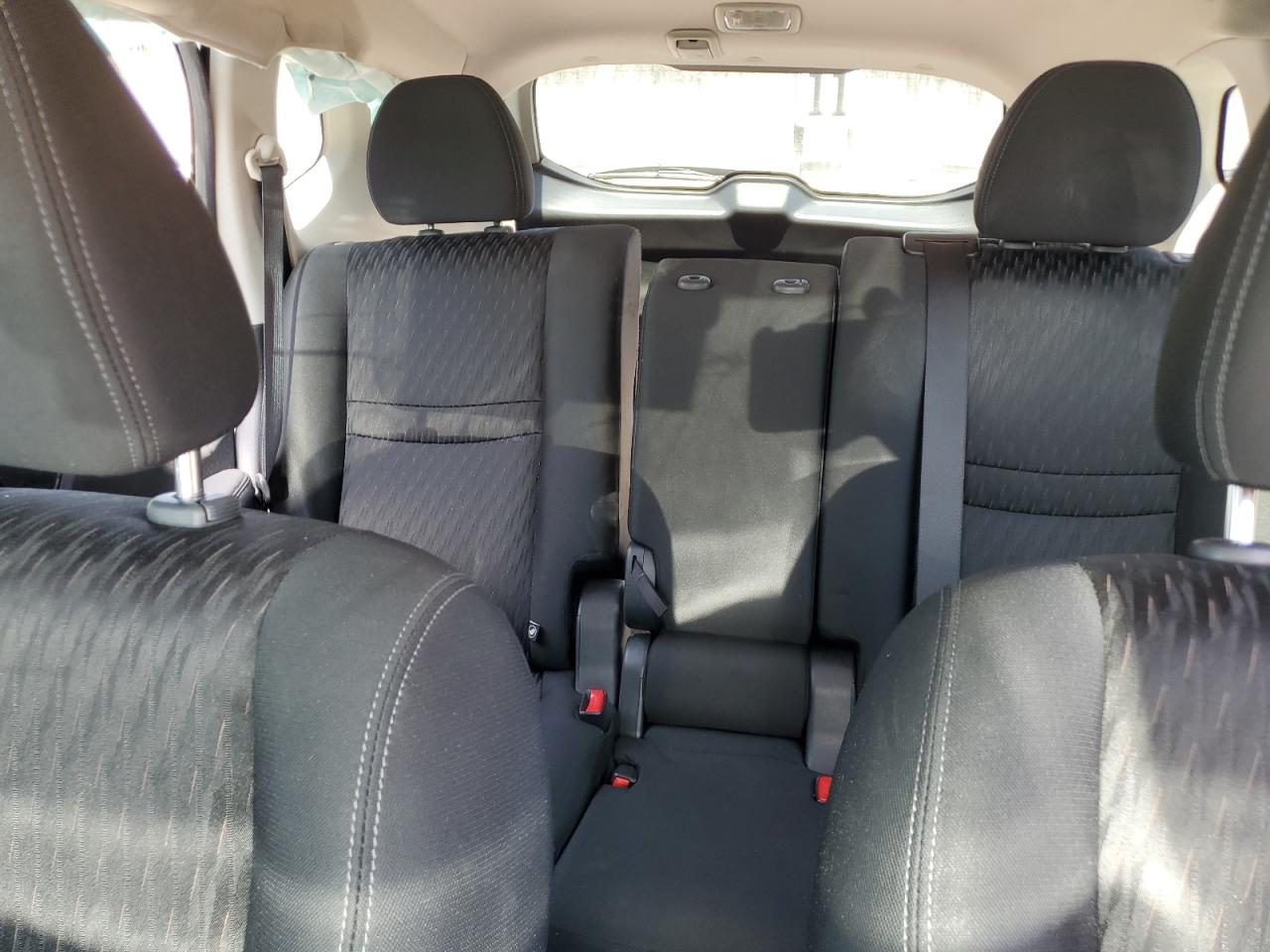 Nissan Rogue s 2018