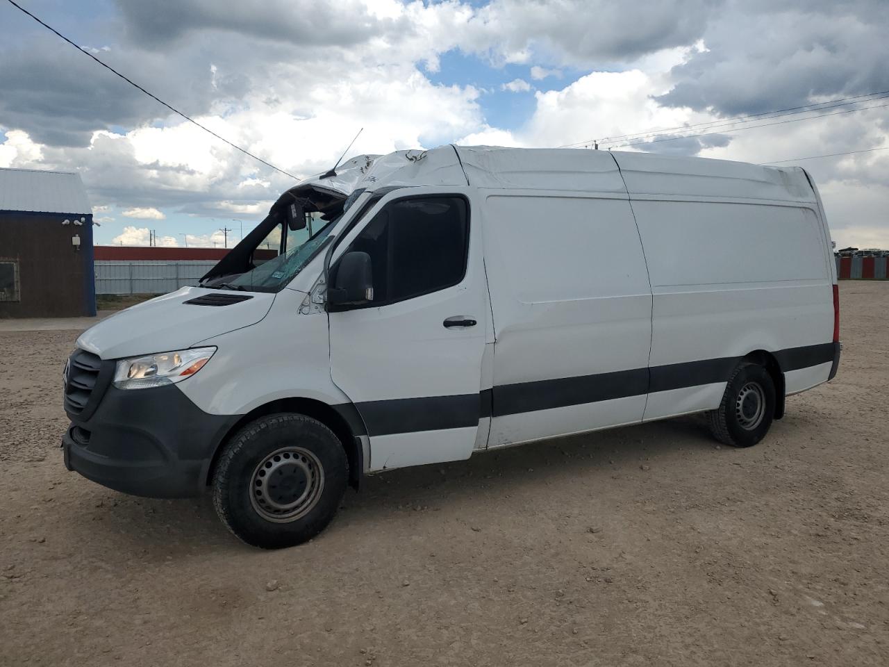  Salvage Mercedes-Benz Sprinter