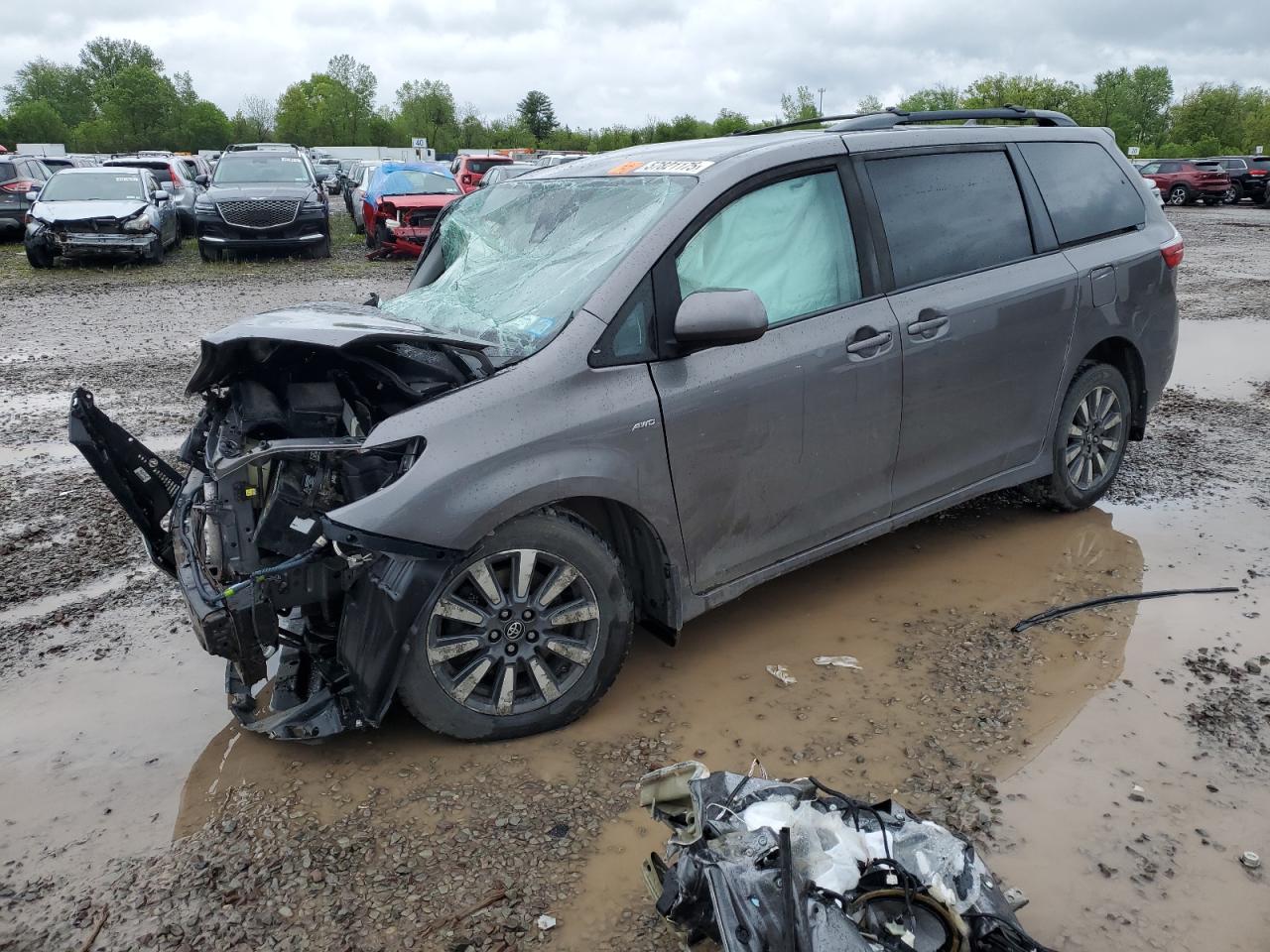  Salvage Toyota Sienna
