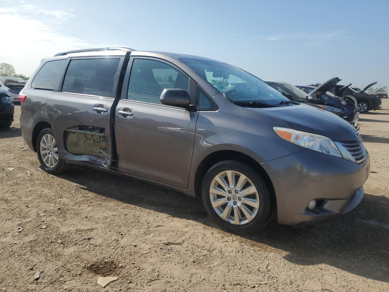 TOYOTA SIENNA XLE