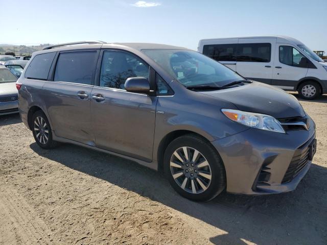 2018 TOYOTA SIENNA LE 5TDJZ3DC8JS193755