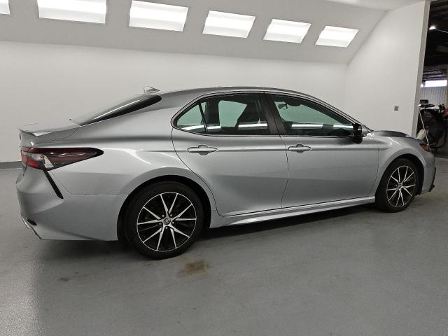 Vin: 4t1g11ak1nu670511, lot: 52487225, toyota camry se 20223