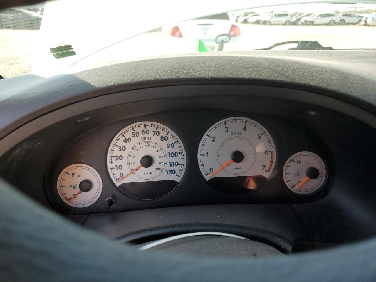 Lot #3302598759 2005 CHRYSLER TOWN & COU