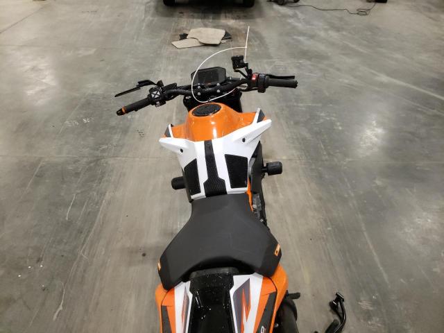 2021 KTM 890 DUKE R VBKTU9406MM811380