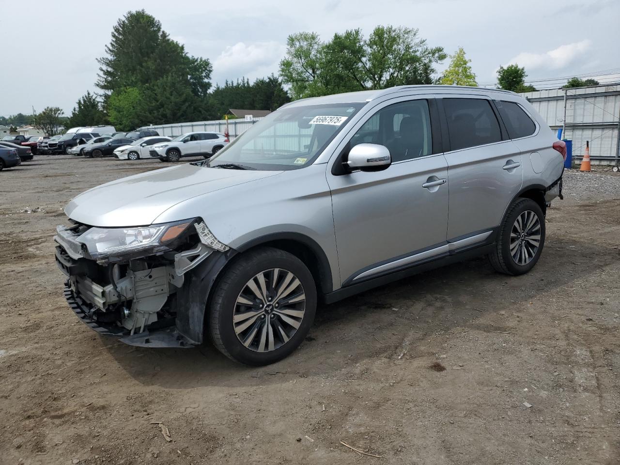 MITSUBISHI OUTLANDER SE