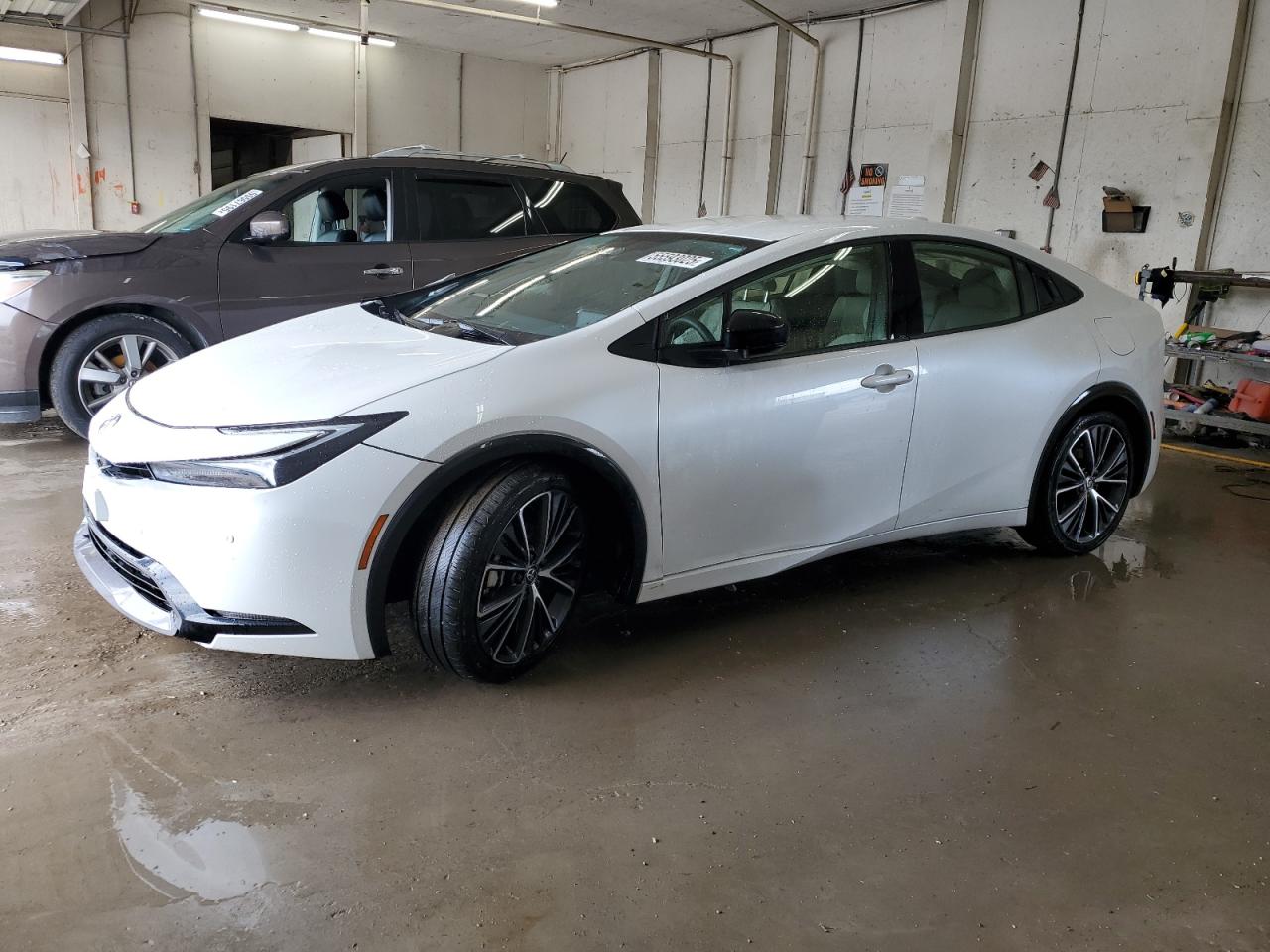 TOYOTA PRIUS LE