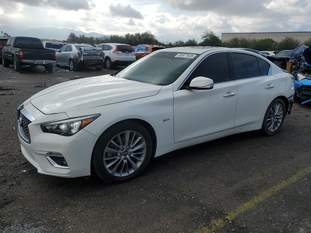 INFINITI Q50 LUXE