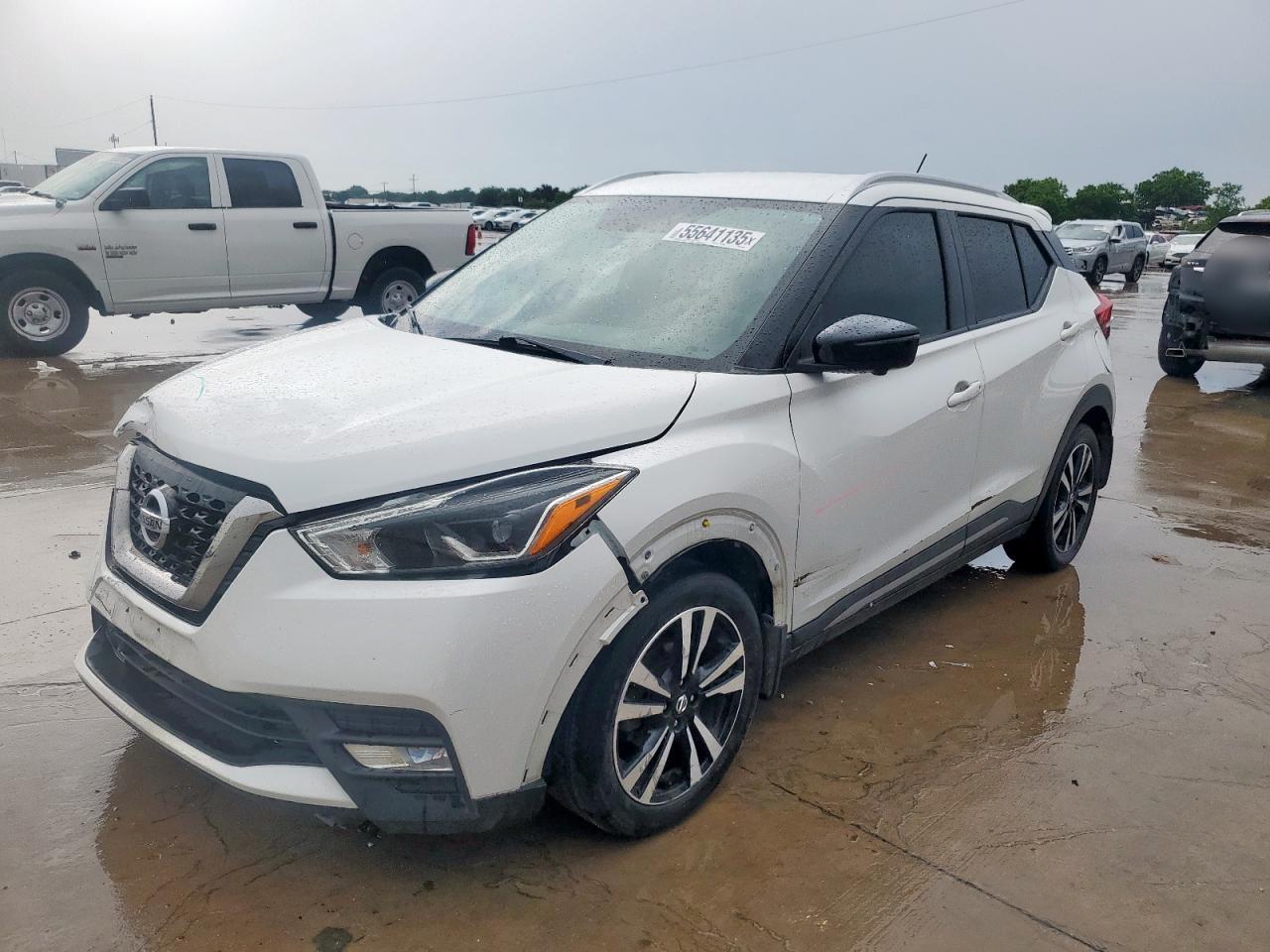 NISSAN KICKS S