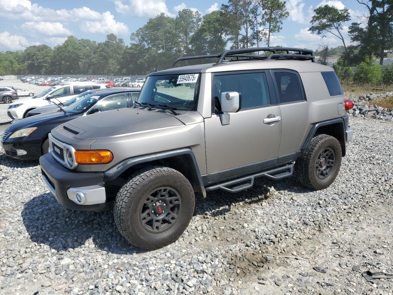 TOYOTA FJ CRUISER