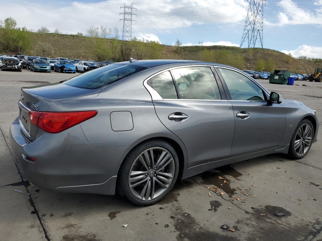 INFINITI Q50 2015