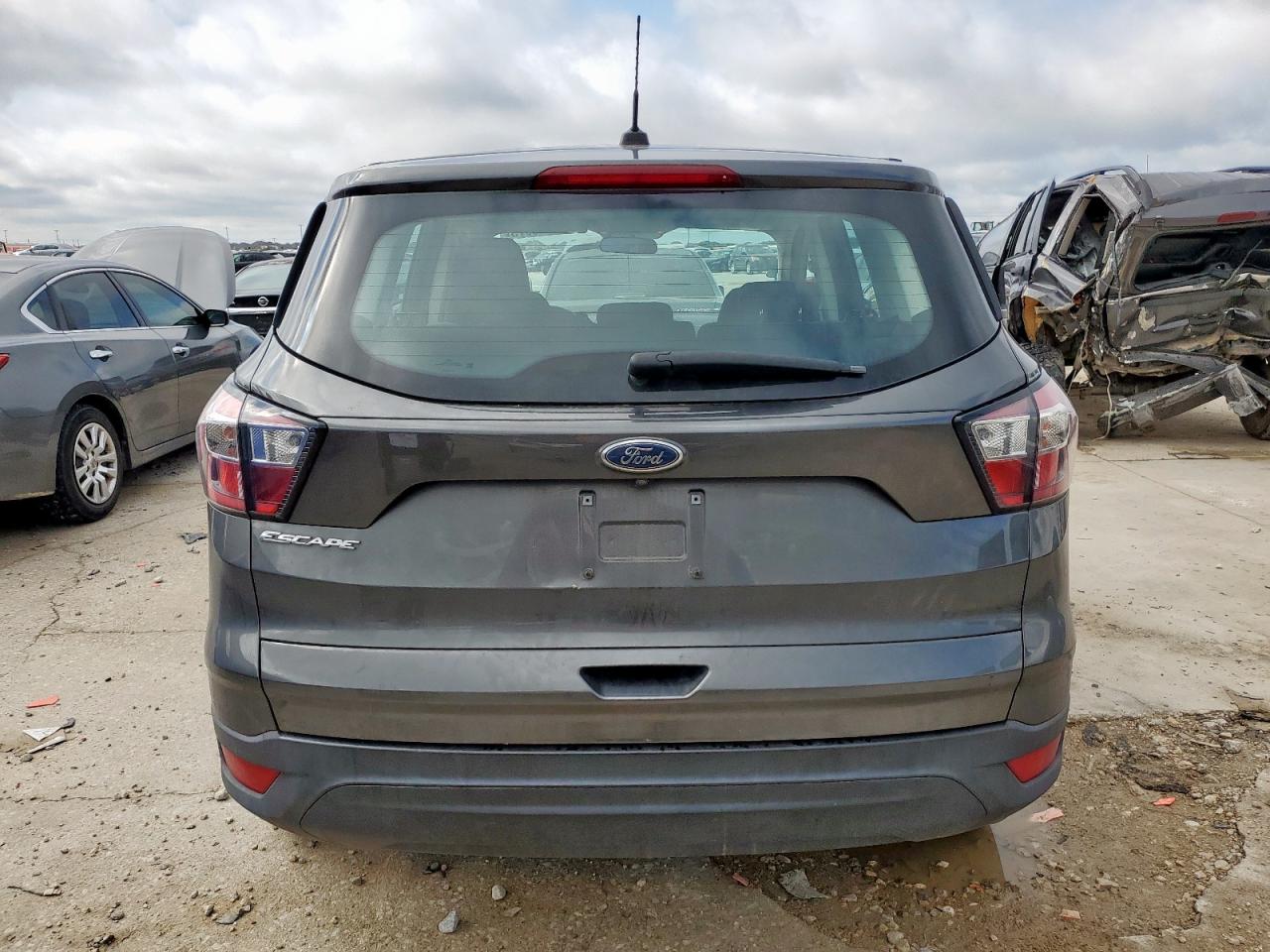 Lot #3301799334 2017 FORD ESCAPE S