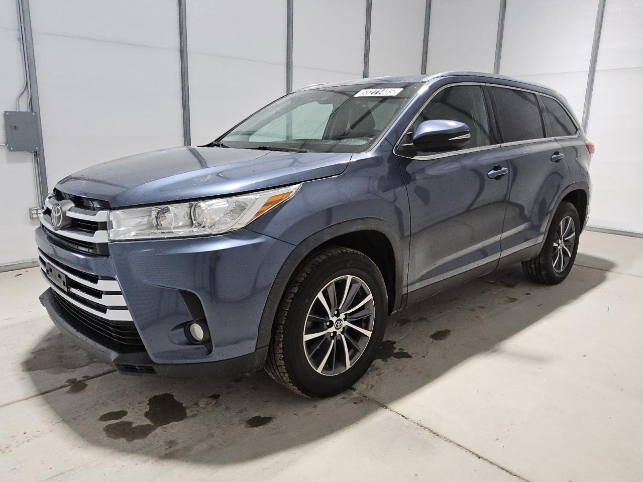 TOYOTA HIGHLANDER SE