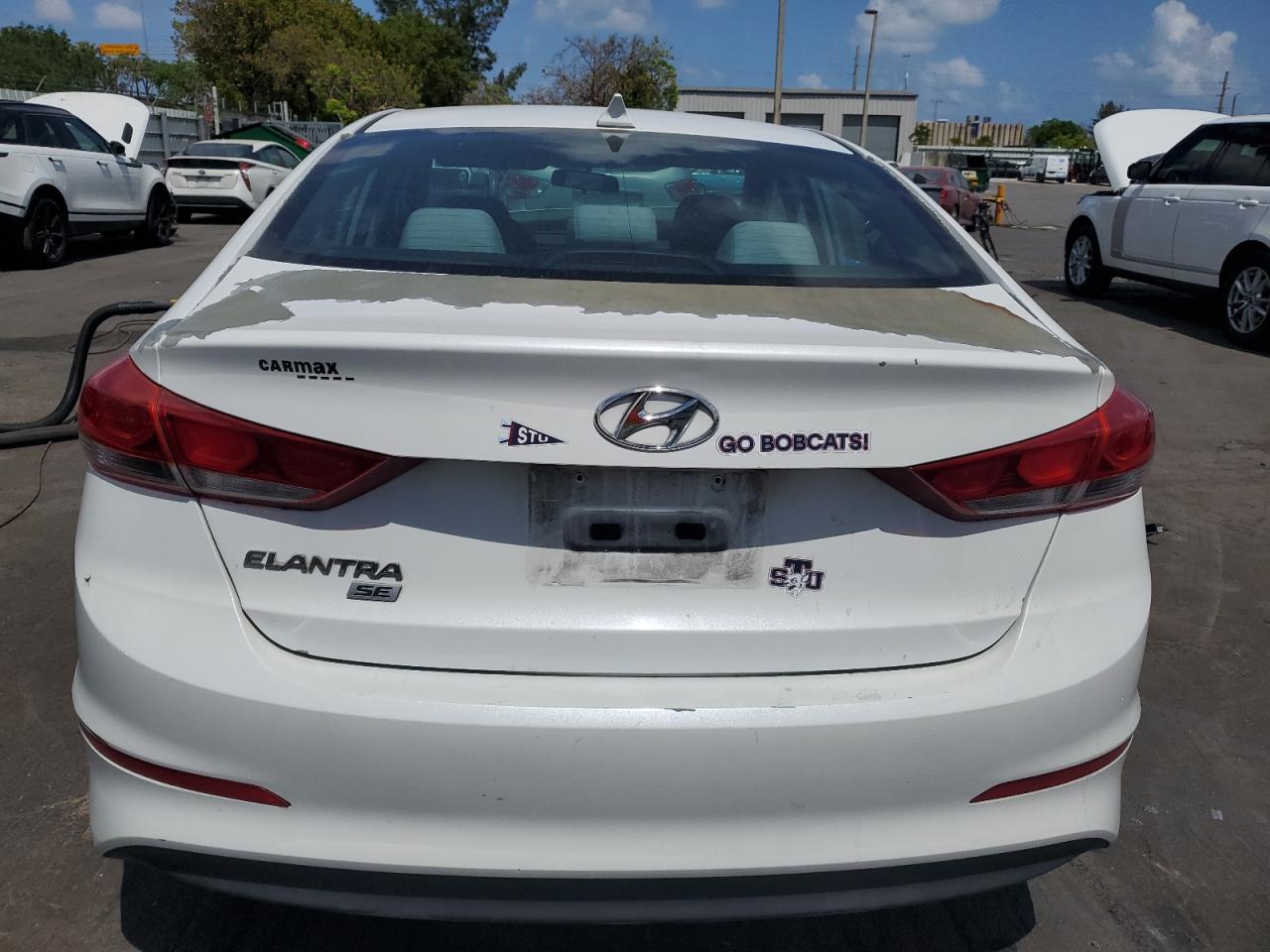 HYUNDAI ELANTRA SE