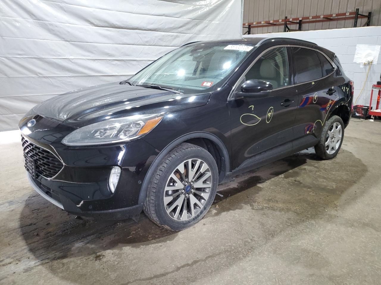 FORD ESCAPE TITANIUM