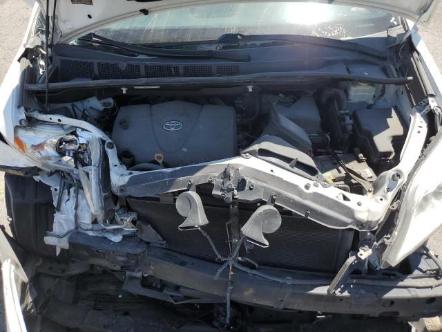 2018 TOYOTA SIENNA LE 5TDKZ3DC4JS920443