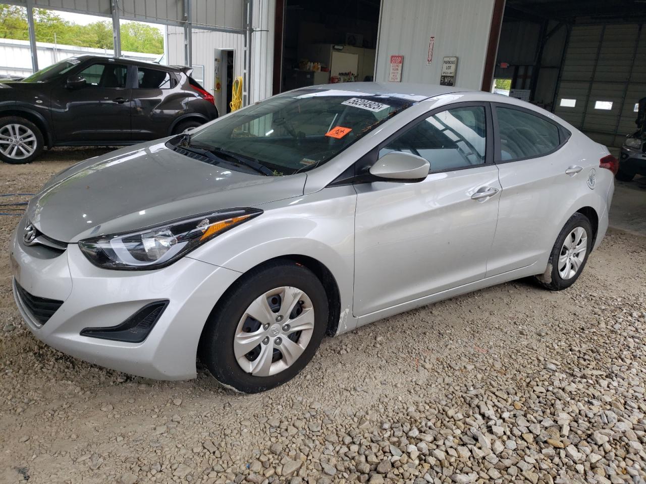HYUNDAI ELANTRA SE