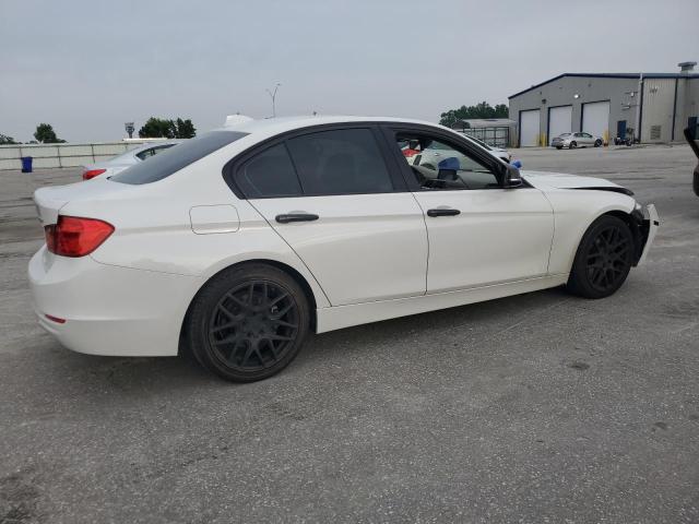 Vin: wba3a5c54df353176, lot: 53448335, bmw 3 series i 20133