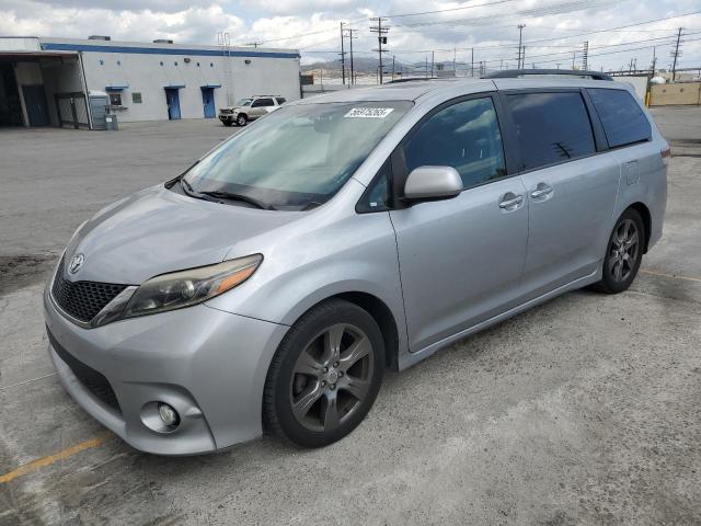 Vin: 5tdxz3dc5hs821825, lot: 56975265, toyota sienna se 2017 img_1