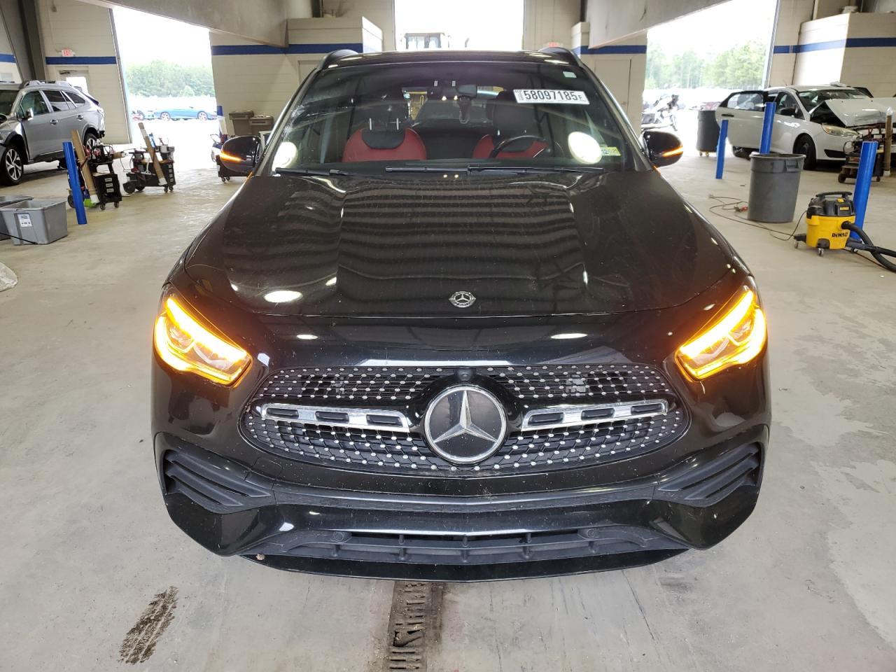 MERCEDES-BENZ GLA-CLASS 2021