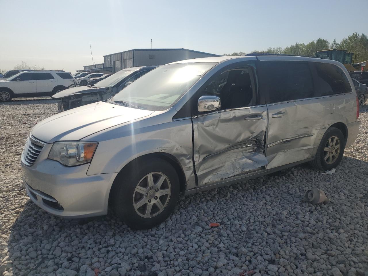  Salvage Chrysler Minivan