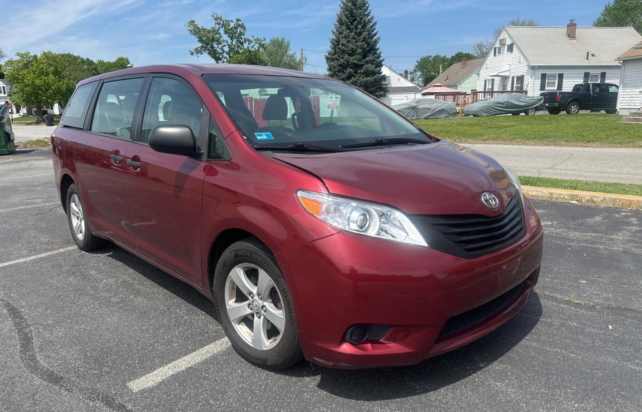 TOYOTA SIENNA