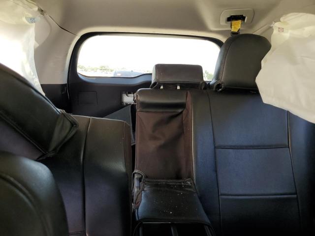 2018 TOYOTA RAV4 LE - JTMZFREV8JJ749395